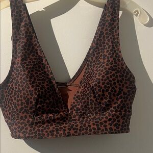 Size large old navy leopard banded bikini top